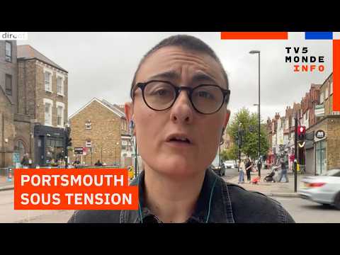 Angleterre : Des manifestants anti-migrants défilent à Portsmouth