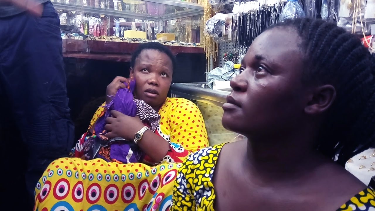 Wake za Watu Walivyopewa Kichapo Kwa Wizi wa Cheni