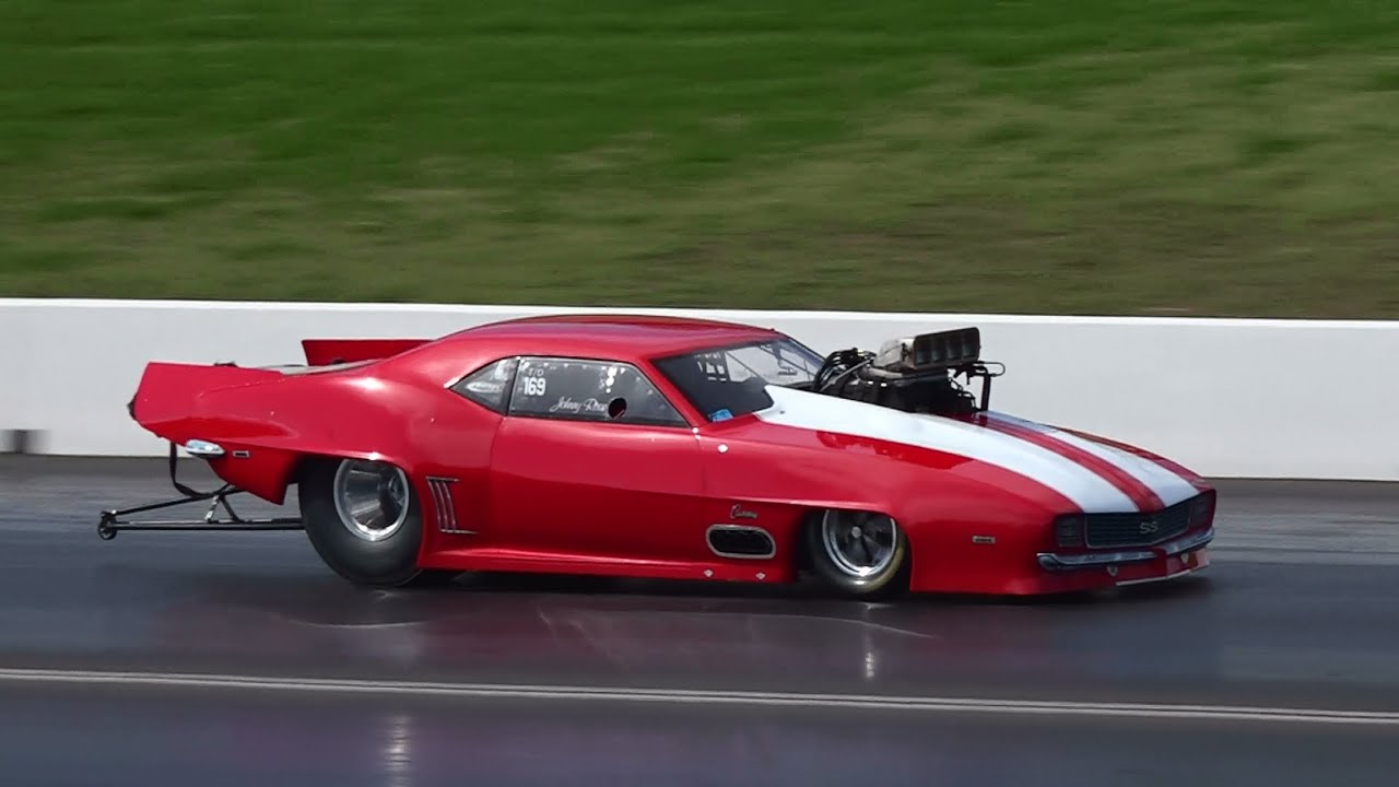 JOHNNY ROSO DEBUTS HIS NEW TOP DOORSLAMMER CAMARO AT SYDNEY DRAGWAY 29. ...