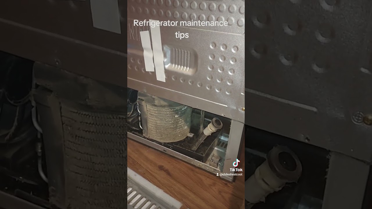 Чистка конденсатора холодильника Samsung.