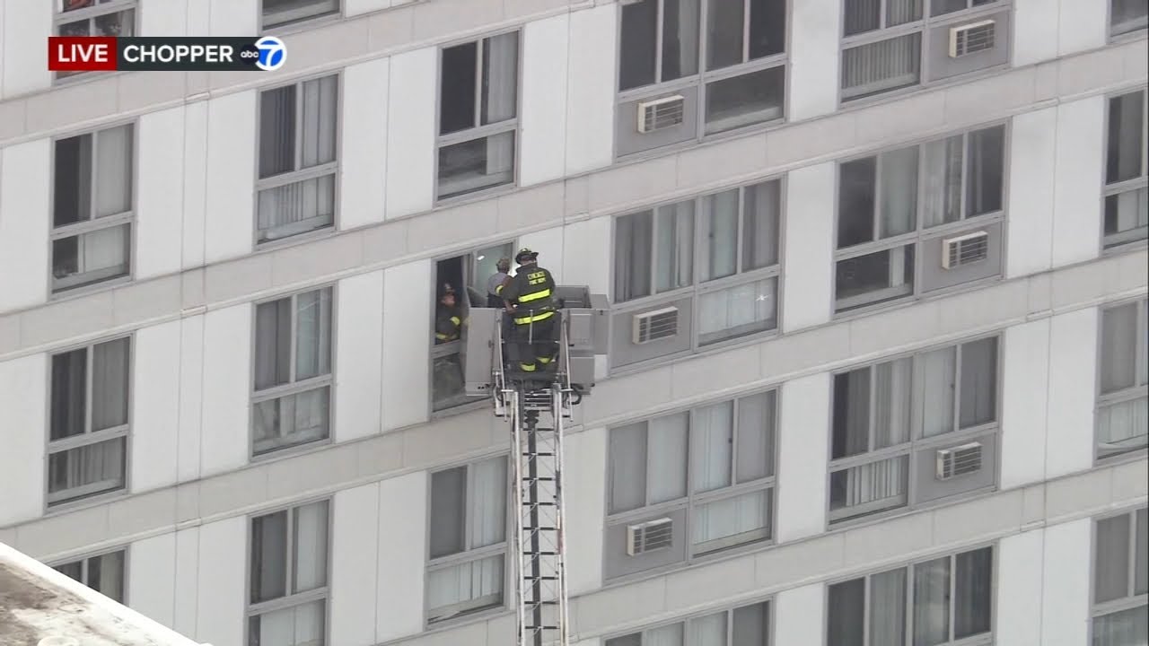 LIVE: CFD battles fire in South Side high-rise - YouTube