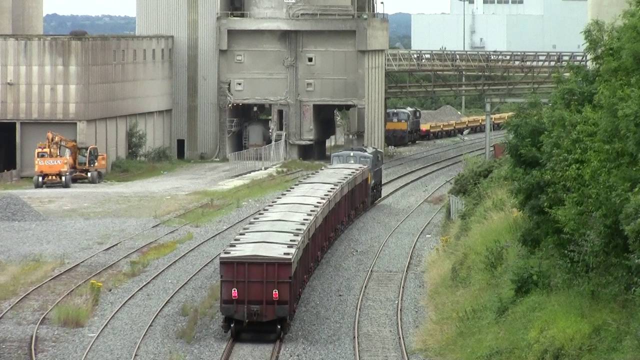 top movies on netflix Platin Irish Cement HD-Irish Rail GM 071 class no.077+Tara Mines wagons pass
