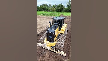 Caterpillar D6 bulldozer pushing #shorts #bulldozer #heavyequipment #caterpillarequipment #dozer