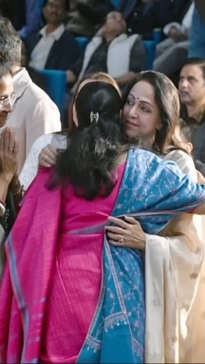 Hemamalini ji got emotional in dharmendera ji praymeet 🥲🥀🙏🙏#bollywood heman #shorts#viral#shortsfeed