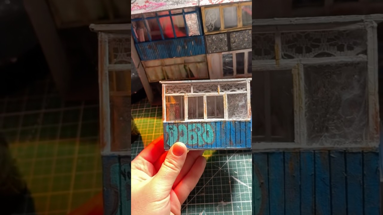 Наносить граффити - особое удовольствие ) 