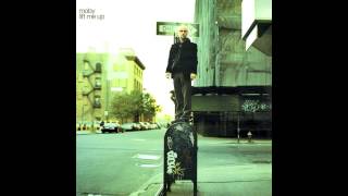 Moby - Lift Me Up Resimi