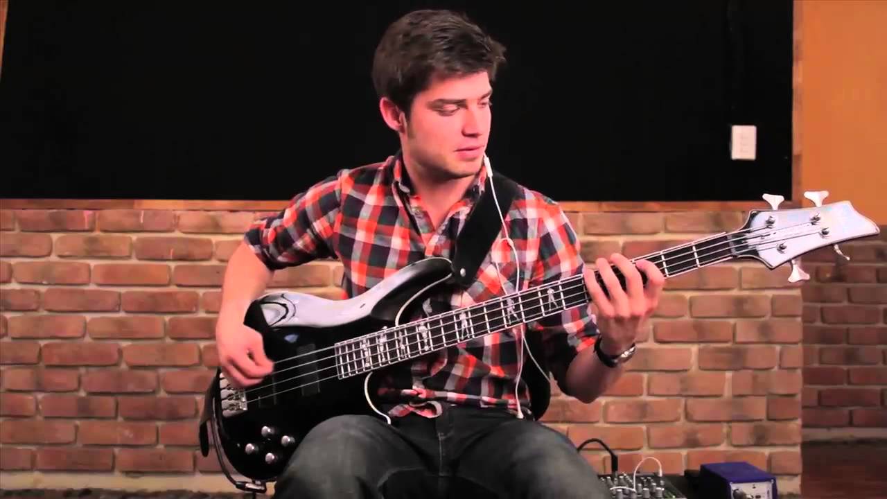 Curso de bajo - Como tocar Rock! (plumilleo, plumilleo alternado, palm-mute) HD
