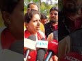 बेटा अधिकारियों को बल्ला दिखाता है  पिता पत्रकार के सवाल पर घंटा जैसे भाषा का प्रयोग करते- कांग्रेस