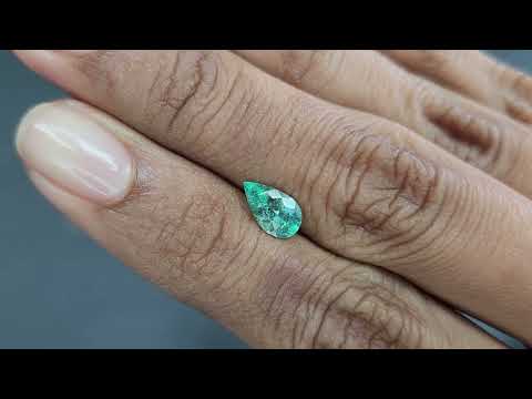 Emerald pear cut 0.76 carats, Colombia Video  № 1
