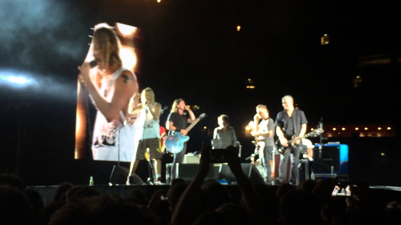 FOO FIGHTERS - LIVE IN SYDNEY - 2015 - INTRODUCING BRAD WILK FROM RAGE AGAINST THE MACHINE