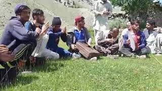 A beautiful Farsi & Khowar mix song on the meadow of Madaklasht Chitral 