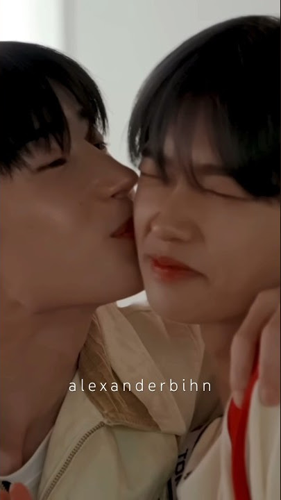 Dongpyo gets a kiss from Seungwoo…#kpop #victon #mirae #hanseungwoo #sondongpyo #shorts #x1