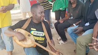 Akadumah Modoo is an extraordinary kologo legend. His songs bring tears to the eyes.