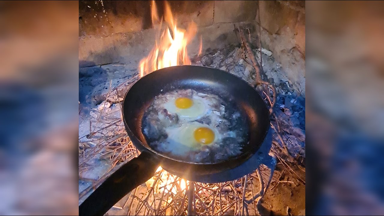 L'ovu frittu ca zziringula - L'uovo frutto con la 'zziringula'