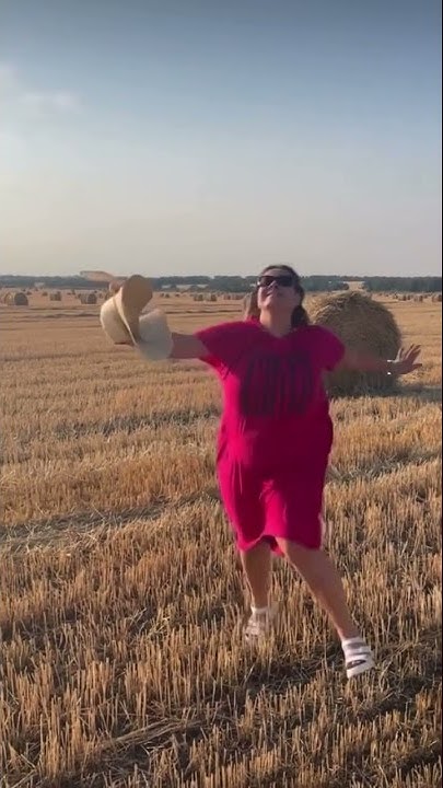 А я по полю, да по полюшку! - YouTube