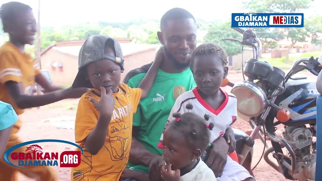 À Kankan, les orphelins d’Adama Konaté, assassiné à Dibida, ont reçu des kits scolaires 