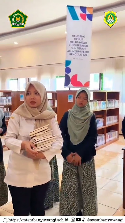 Guru dan Siswa MTSN 1 Banyuwangi Hibahkan Buku ke Perpusda Banyuwangi