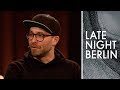 Weltenbummler Mark Forster spricht über seine Mutter beim Bambi! | Late Night Berlin | ProSieben