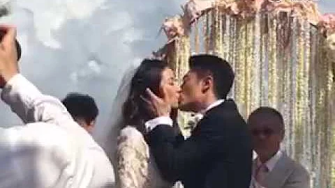 Ruby Lin and Wallace Huo Wedding Kiss - DayDayNews