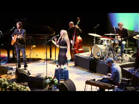 Over the Rhine: "The King Knows How" (Taft Theatre 12.18.2010)