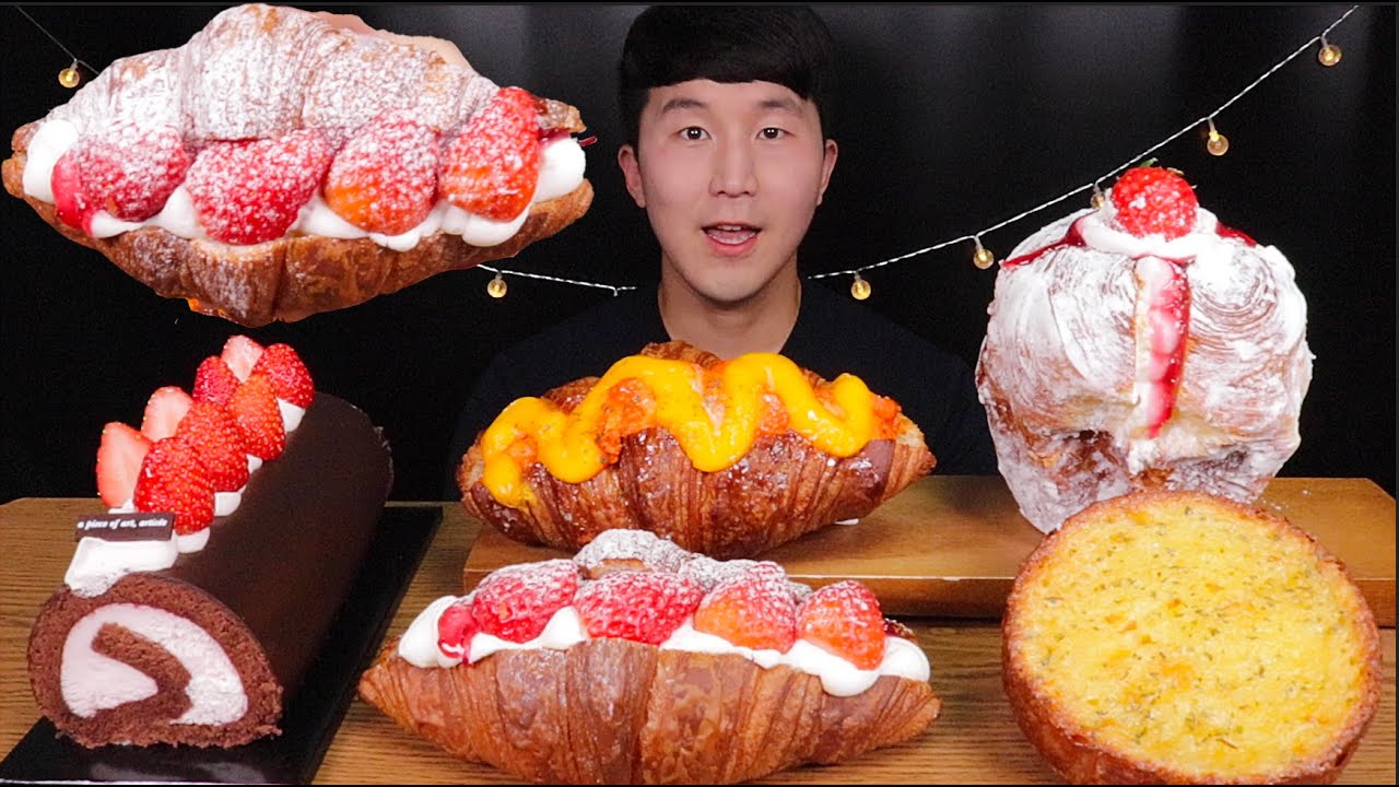 [SUB]딸기 초코 롤케이크,크림 팡도르 먹방(Strawberry Chocolate Roll Cake, Cream Pandor )#MUKBANG