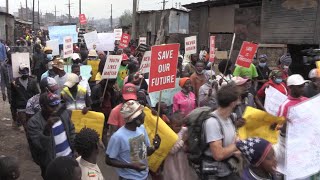 تظاهرة ضد عنف الشرطة في أحد الأحياء الفقيرة في العاصمة الكينية | AFP