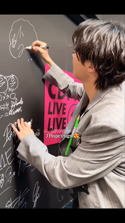 J Hope's signature is so beautiful 😍😭