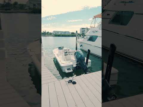 Who is going on the boat this weekend?! #weekend#vibes#relaxing#boat #thisweekend #weekendmode