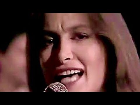Daniela Romo - De Mi Enamorate (Presentacion)