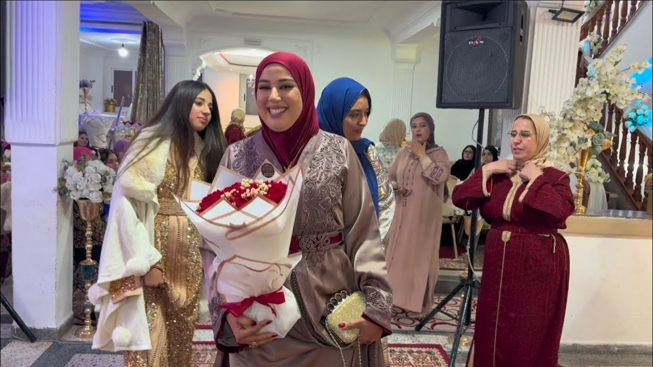 استقبال وصال وبناتها بدقايقية والتمر والحليب في قاعة الأفراح