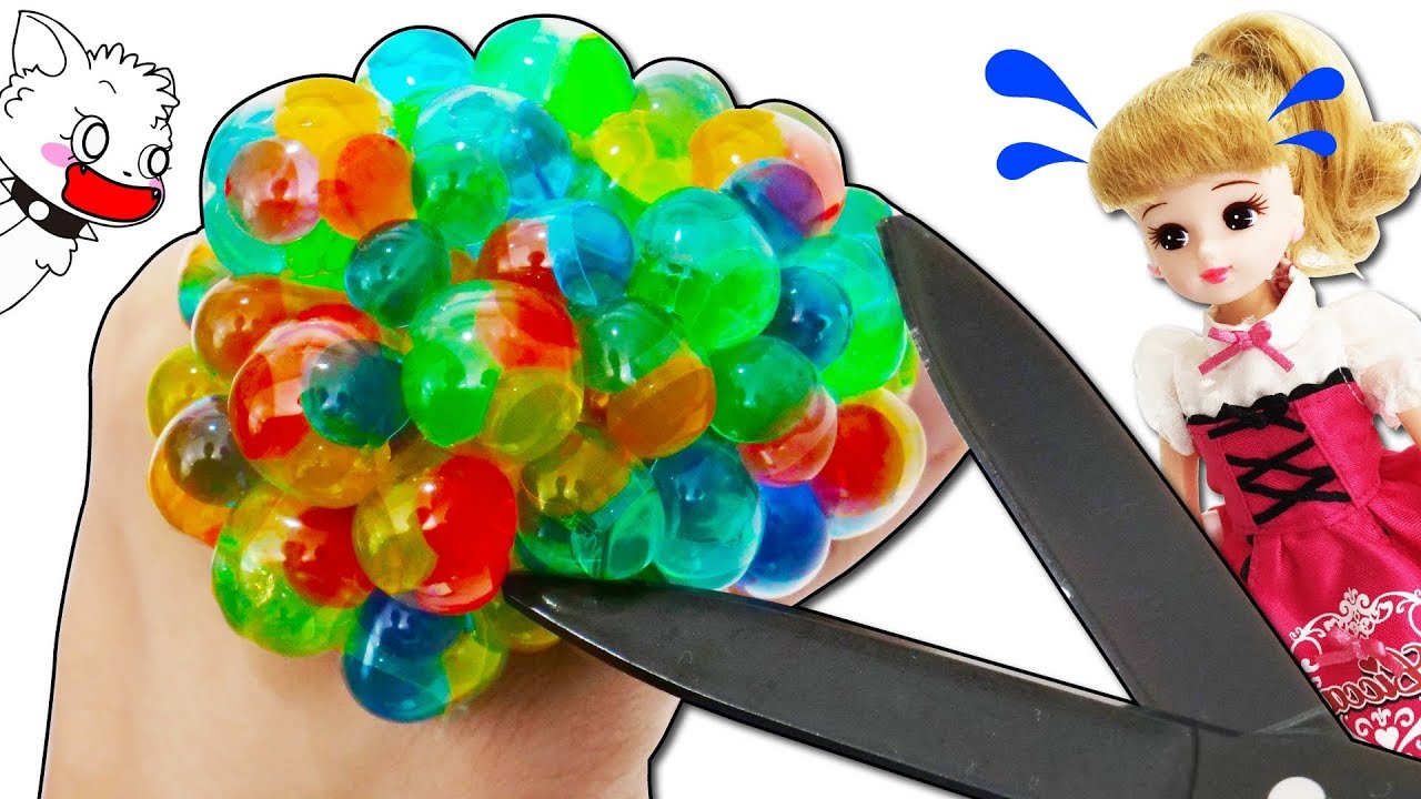 リカちゃんポンポンお料理おままごとキッチンで スクイーズを切る 中身はぷよぷよボール Youtube