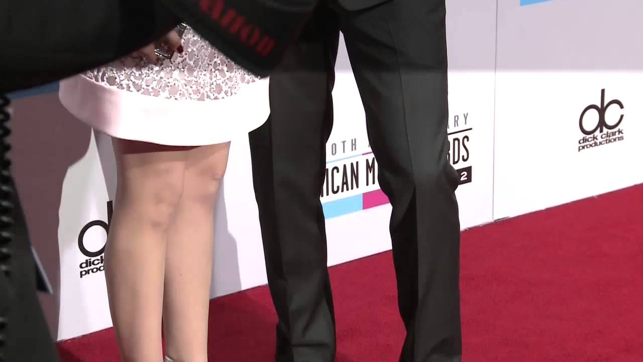 Ginnifer Goodwin and Joshua Dallas Red Carpet Fashion - AMAs 2012