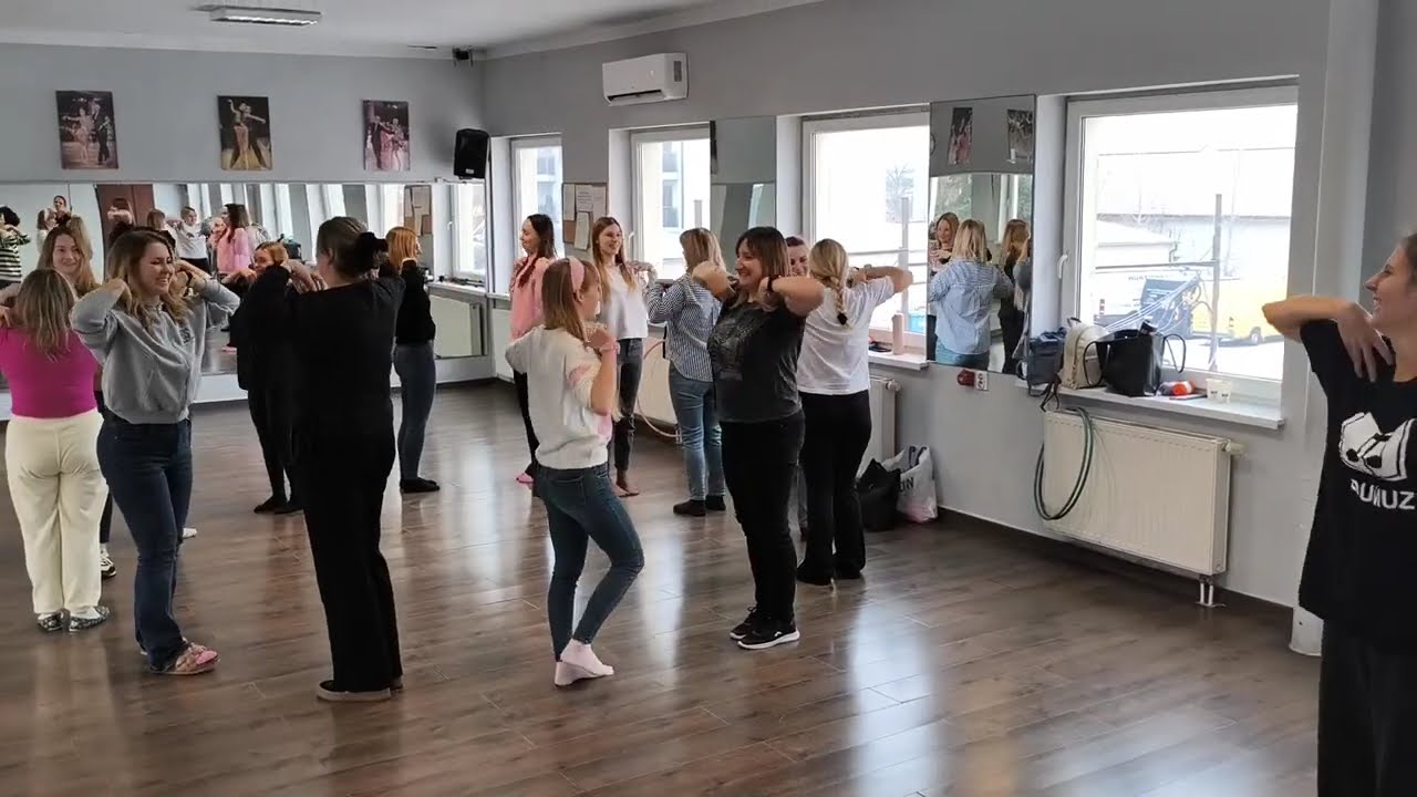 IDĄ DRÓŻKĄ KURKI DWIE - (wiosna, lato), piosenka dla dzieci, METODA EDUMUZ