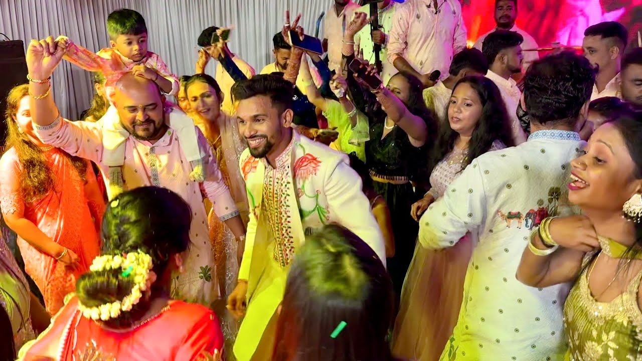 अशी हळद कधीच पाहिली नसेल | Krupa Sai Live Orchestra | Aagri Hald Vibe | Haldi Dance |Viral New Tarpa