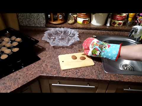 Video: Ako Pripraviť Orechové Sušienky