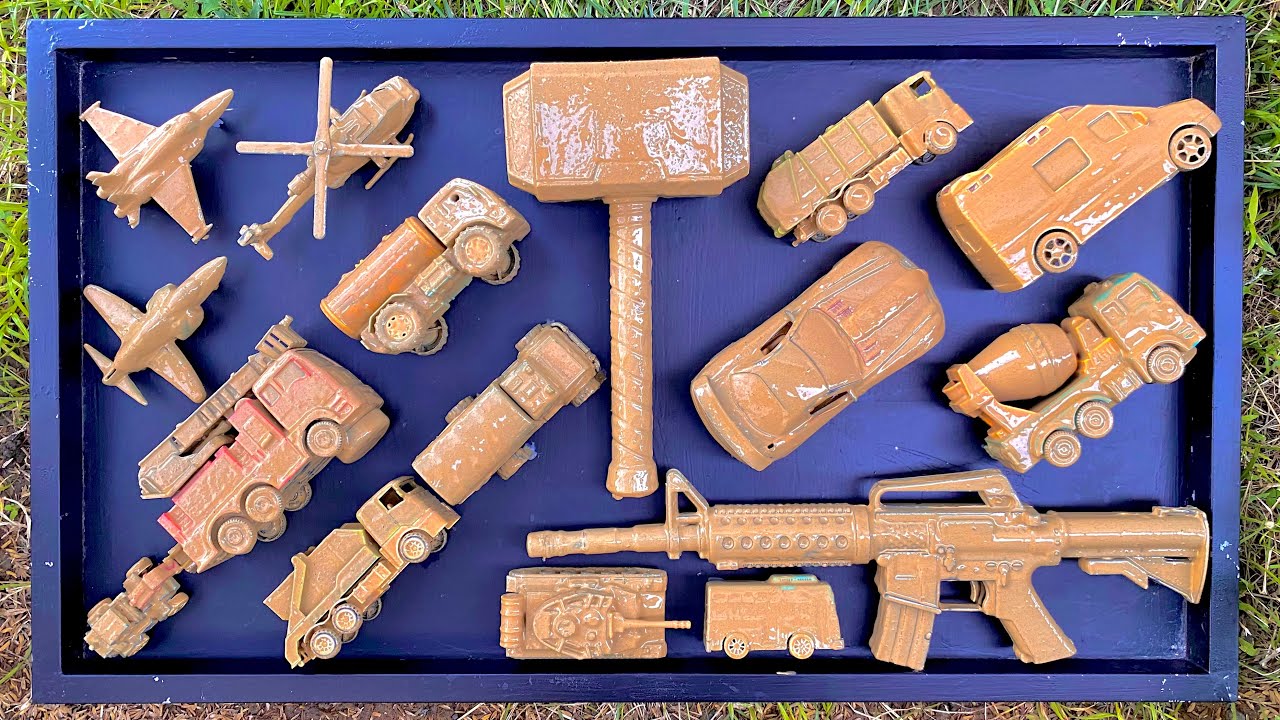 Membersihkan Mainan Mobil Balap, Truck Molen, Kereta Api, Tank Baja, Bus Telolet, Truck Monster.