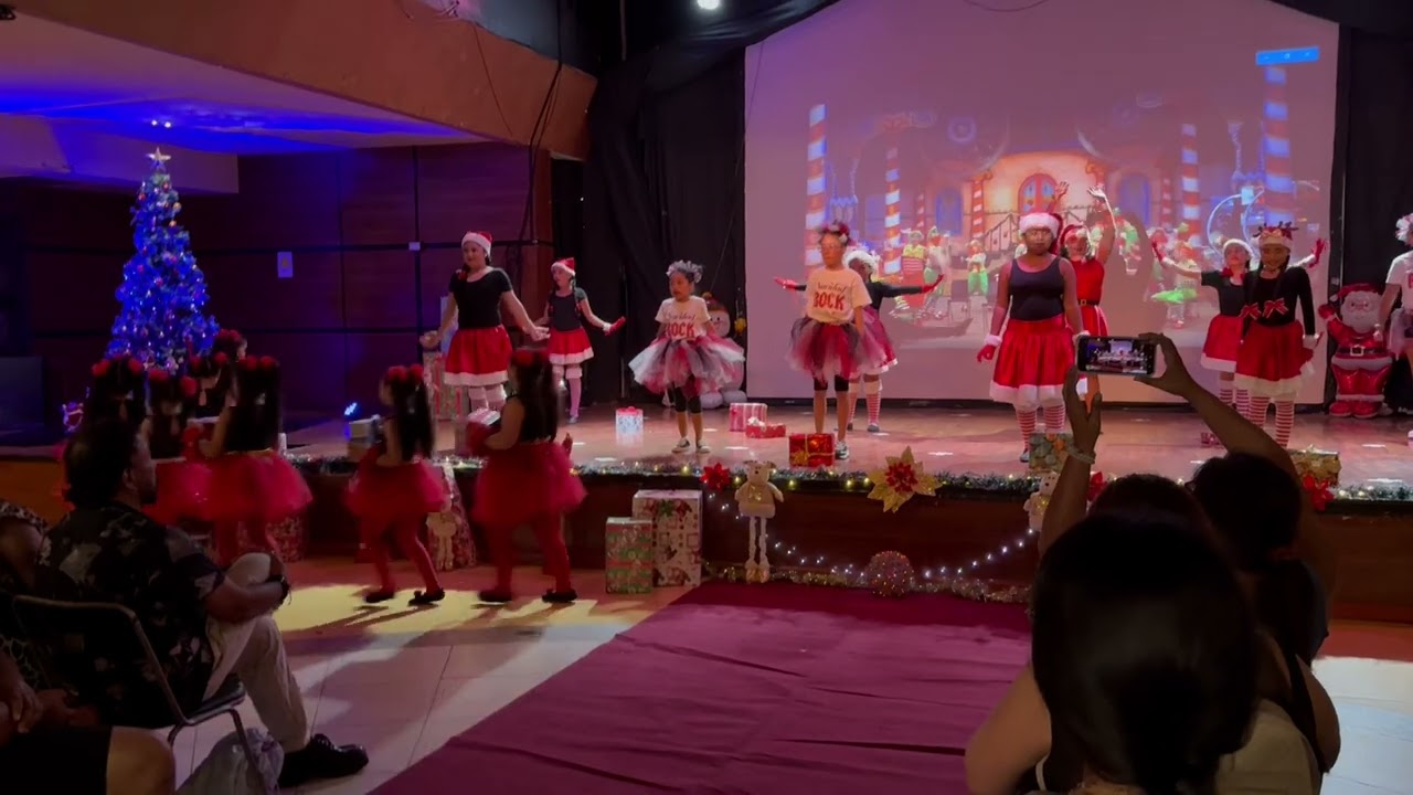 Gala Navidad 2024, Coreografia El Taller de Santa, Cubaric