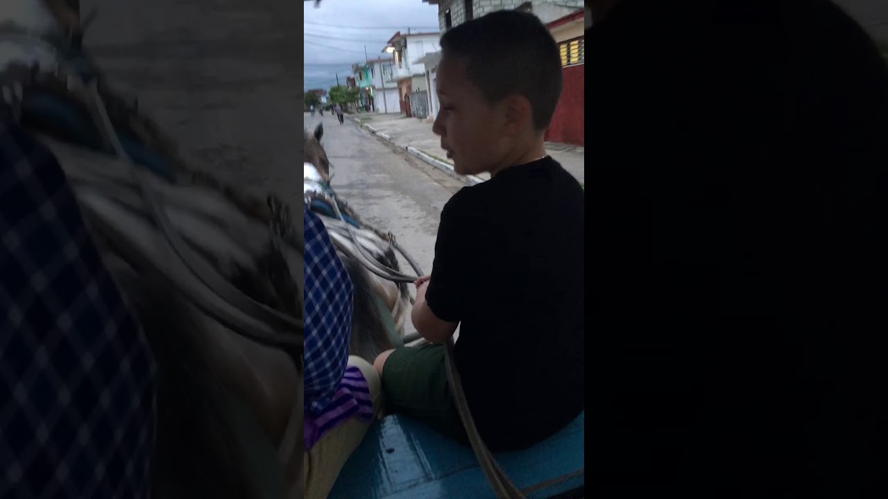 Mi niño cochando en Sancti Spíritus cuba