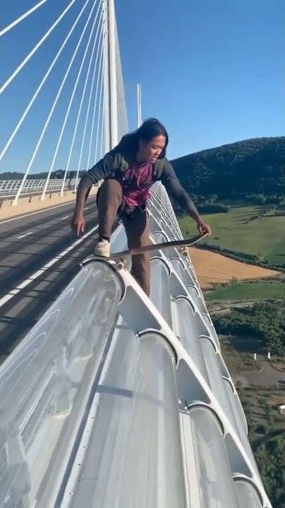 This is insane! 🛹😳#techgadgets ⚙️ #crazy #heights #scary