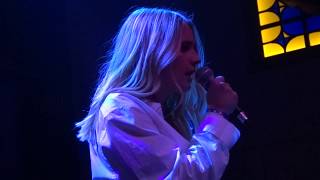 Katelyn Tarver  'You Don't Know' (Live in Anaheim 51118)