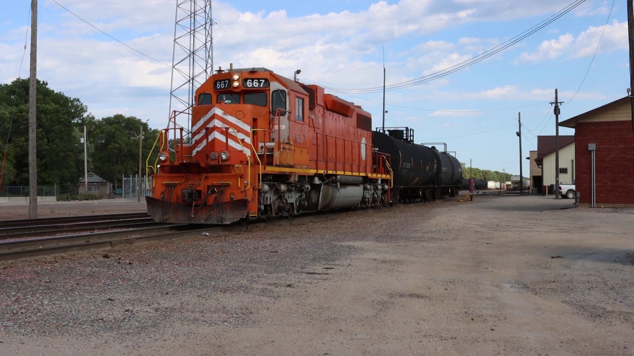 EJE 667 Works the Waterloo, Iowa Yard (07-28-2020) Part III