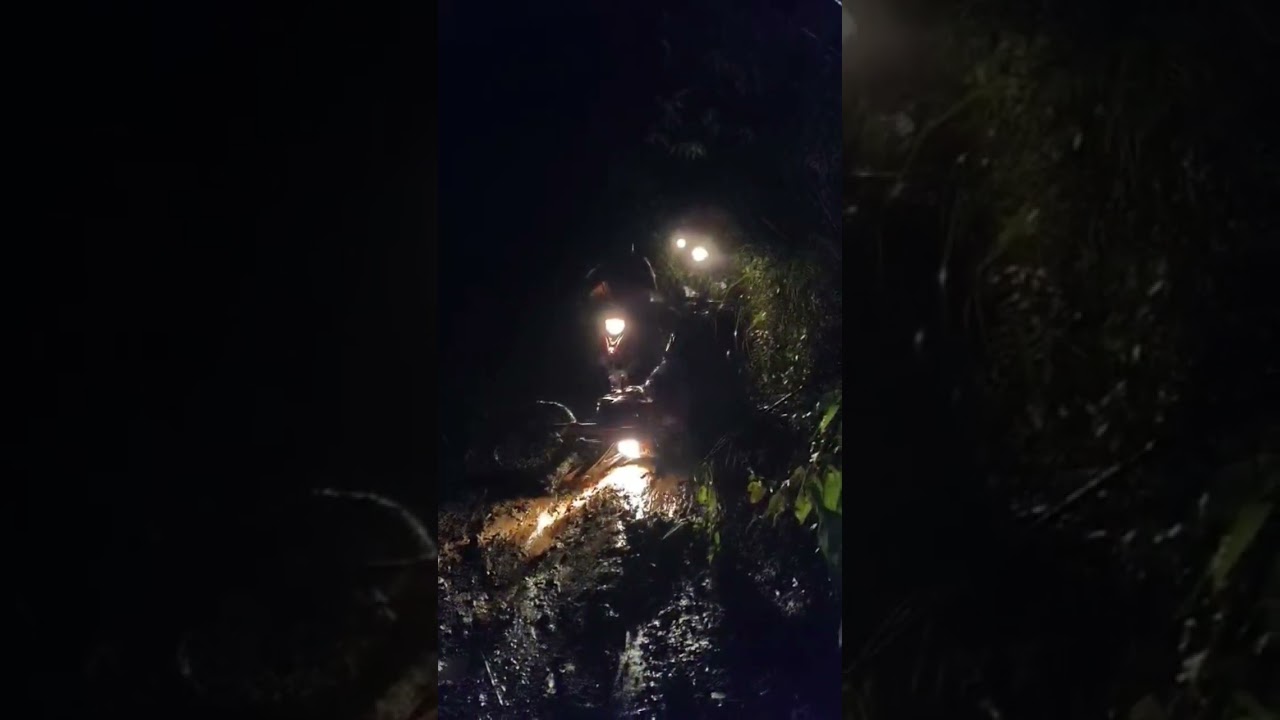 Malam² terpeleset dan jatuh 