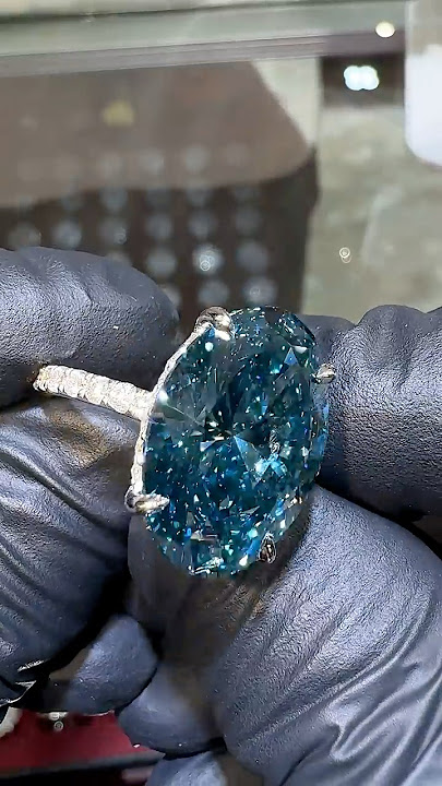 The Biggest Blue Diamond In The World? #traxnyc #diamondring #shorts