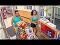 When Cops Catch Shoplifters Stealing an Entire Cart From Walmart LIVE