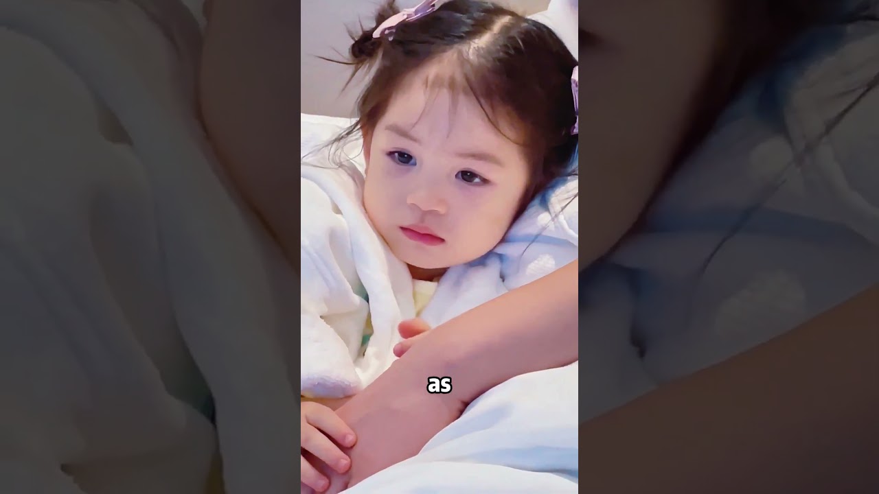 Dad’s arm is the best toy for lulling me to sleep 😴. 