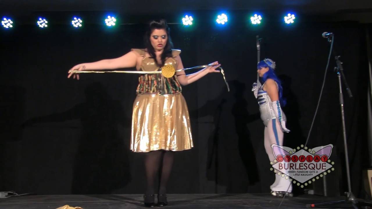 C3p0 and R2D2 - Cosplay Burlesque - Derpycon 2015