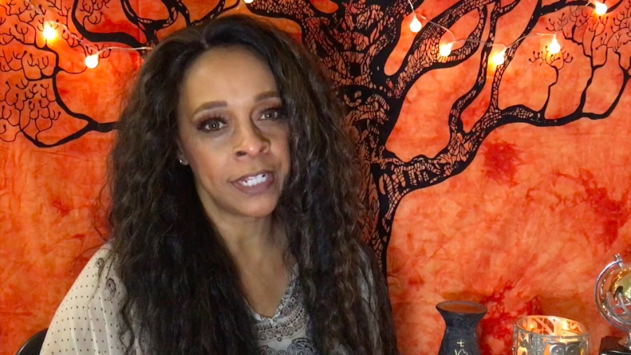 It's Always Summer Time VLOG - Wig Crush Wednesday Review - Motown Tress - L-Tess