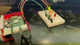 Raspberry Pi + 3 LED's = Traffic lights (5.2C)