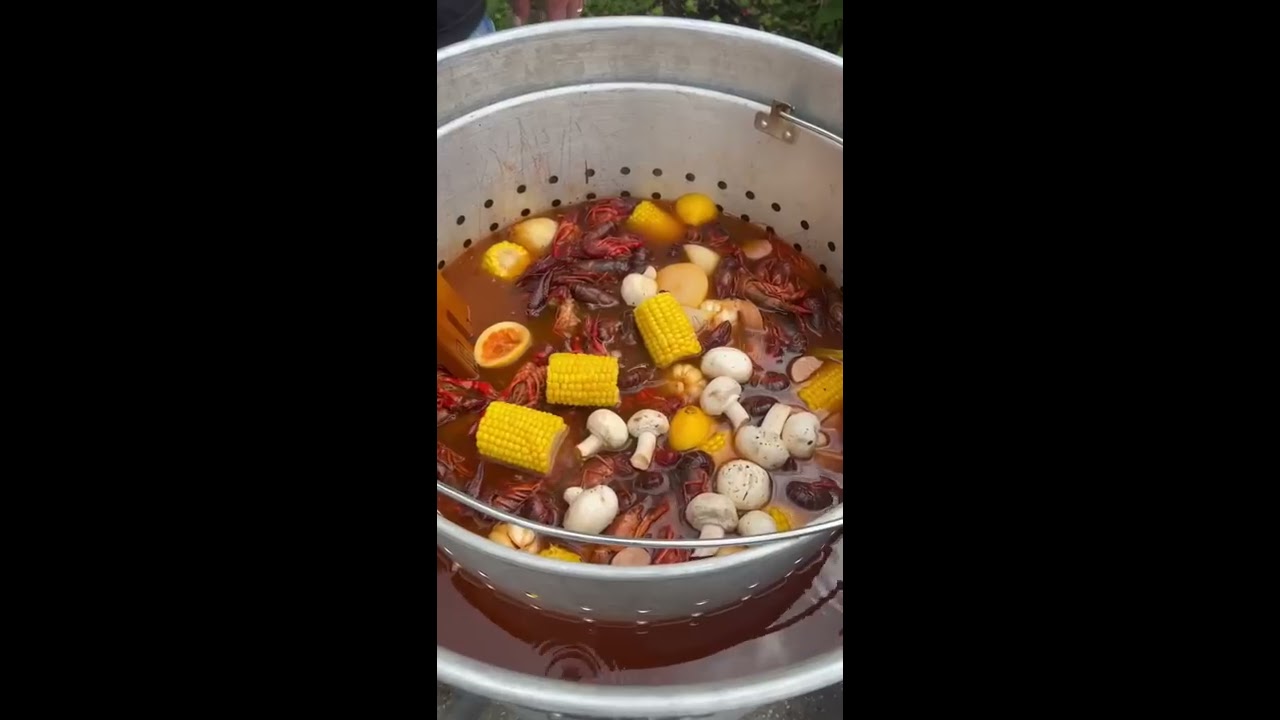 New Orleans Crawfish Boil Let S Go 