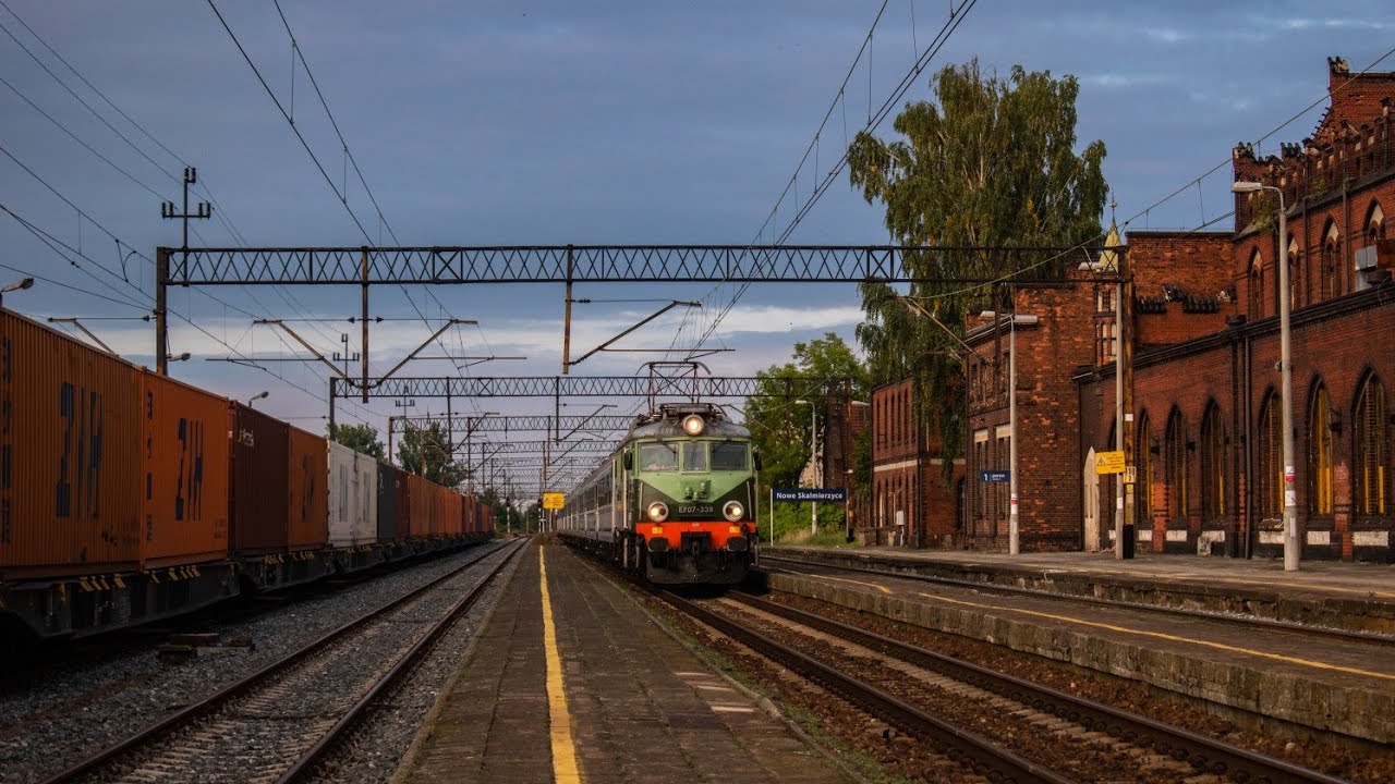 ET22-163 mija sie z EP07-338